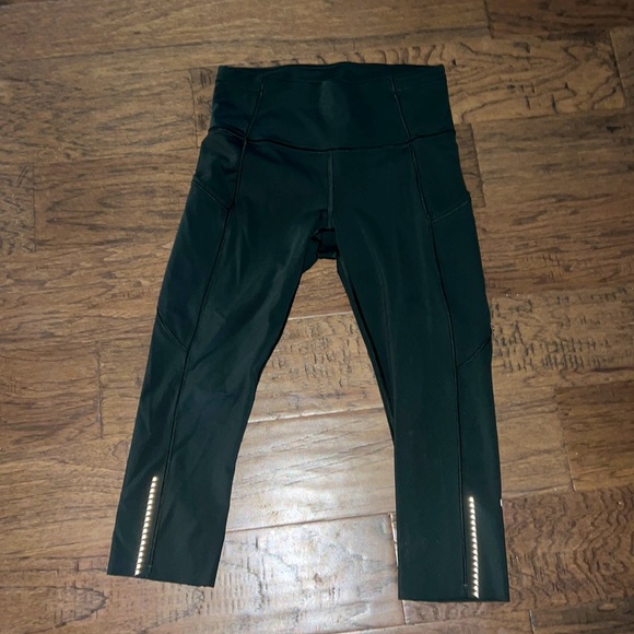 Lululemon size 6 guc - Picture 1 of 1
